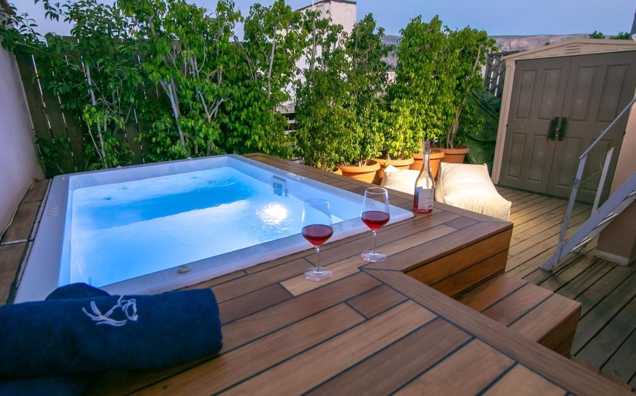 Апартаменты Beautiful Penthouse In Athens With Outside Jacuzzi Экстерьер фото